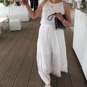 White Beachy Flowy Bisou Bisou dress size 6